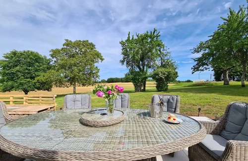 Saint-Privat-en-Perigord House | 200 m² House ∙ 3 bedrooms ∙ 6 guests
