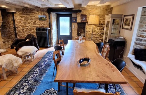 Saint-Paul-la-Roche House | 200 m² House ∙ 4 bedrooms ∙ 8 guests