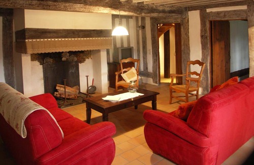 Luglon House | 200 m² Gîte ∙ 4 bedrooms ∙ 9 guests