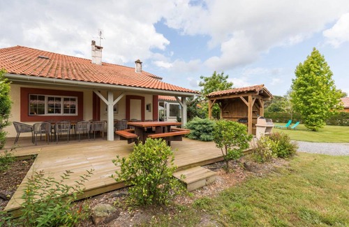 Leon House | 200 m² Gîte ∙ 6 bedrooms ∙ 14 guests