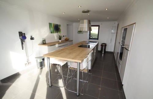 Saint-Cyr-la-Roche House | 200 m² Gîte ∙ 4 bedrooms ∙ 8 guests