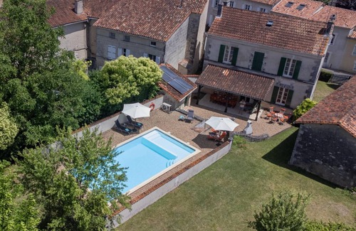 Bonnes House | 200 m² House ∙ 5 bedrooms ∙ 10 guests