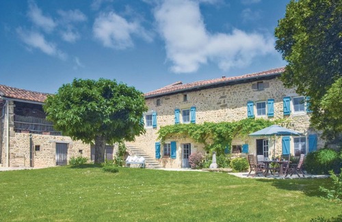 Suaux House | 200 m² House ∙ 6 bedrooms ∙ 12 guests