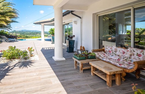 Urrugne Villa | 200 m² Villa ∙ 2 bedrooms ∙ 4 guests