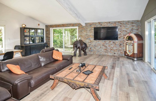 Trets House | 210 m² House ∙ 5 bedrooms ∙ 10 guests