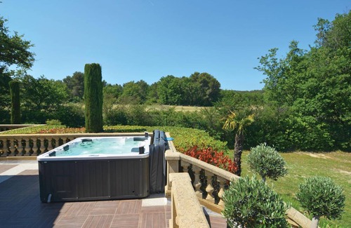 Trets House | 210 m² House ∙ 5 bedrooms ∙ 10 guests