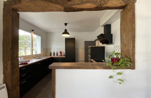 Saint-Jean-le-Vieux House | 218 m² Gîte ∙ 6 bedrooms ∙ 11 guests