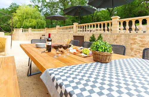 Rampieux House | 220 m² House ∙ 5 bedrooms ∙ 12 guests