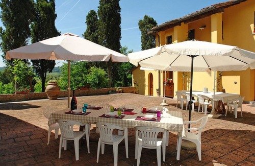 Montopoli in Val d'Arno Villa | 230 m² Villa ∙ 5 bedrooms ∙ 10 guests