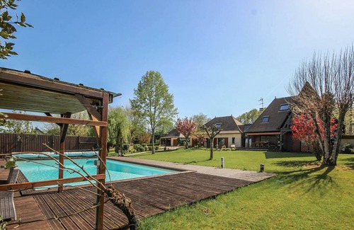 Varetz House | 240 m² Gîte ∙ 5 bedrooms ∙ 10 guests