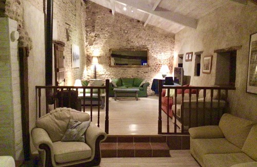 Pommiers-Moulons House | 240 m² House ∙ 6 bedrooms ∙ 15 guests