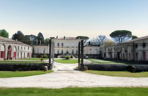 Tombeboeuf Other | 250 m² Castle ∙ 5 bedrooms ∙ 18 guests