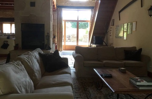 Saint-Pierre-de-Cole House | 250 m² House ∙ 4 bedrooms ∙ 8 guests