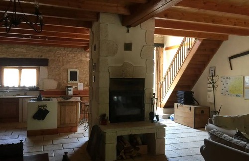 Saint-Pierre-de-Cole House | 250 m² House ∙ 4 bedrooms ∙ 8 guests