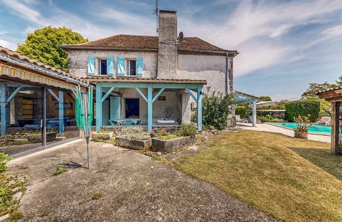 Escos House | 250 m² House ∙ 4 bedrooms ∙ 8 guests
