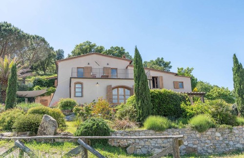 Campiglia Marittima Villa | 250 m² Villa ∙ 5 bedrooms ∙ 14 guests