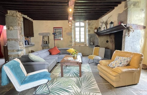 Asson House | 270 m² Gîte ∙ 5 bedrooms ∙ 11 guests
