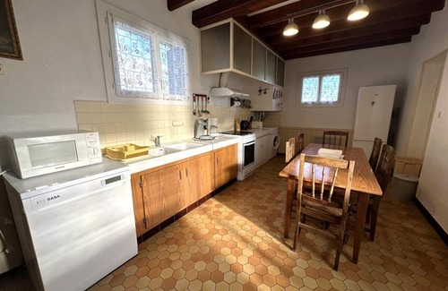 Monget House | 275 m² Gîte ∙ 5 bedrooms ∙ 10 guests