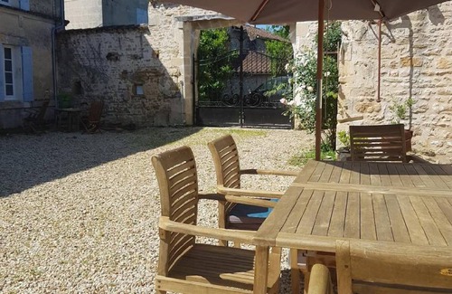 Saint-Simeux House | 280 m² House ∙ 5 bedrooms ∙ 13 guests