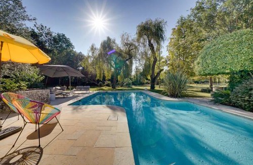 Saint-Loubes House | 280 m² House ∙ 4 bedrooms ∙ 9 guests