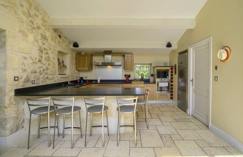 Saint-Loubes Villa | 280 m² Villa ∙ 4 bedrooms ∙ 10 guests