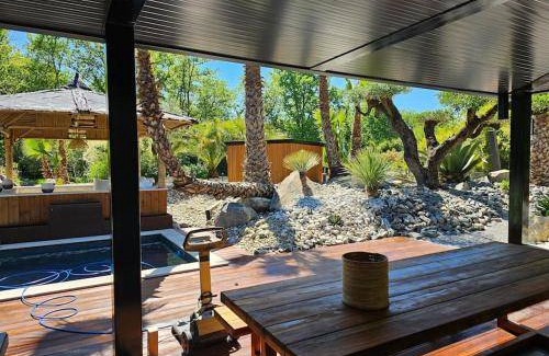 Pessac Villa | 280 m² Villa ∙ 5 bedrooms ∙ 10 guests