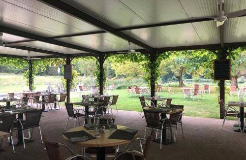 Buzet-sur-Baise Bed & Breakfast | 30 m² Bed and breakfast ∙ 3 guests