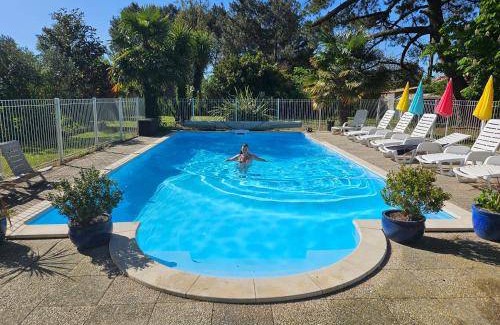 Queyrac Bed & Breakfast | 300 m² Bed and breakfast ∙ 8 bedrooms ∙ 22 guests
