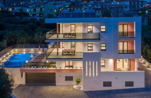 Umac House | 300 m² House ∙ 6 bedrooms ∙ 12 guests