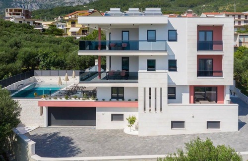 Umac House | 300 m² House ∙ 6 bedrooms ∙ 12 guests