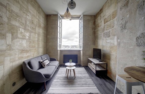 Hotel de Ville - Quinconces Apartment | 32 m² Apartment ∙ 1 bedroom ∙ 2 guests