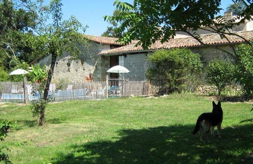Montlieu la Garde Bed & Breakfast | 32 m² Bed and breakfast ∙ 10 guests
