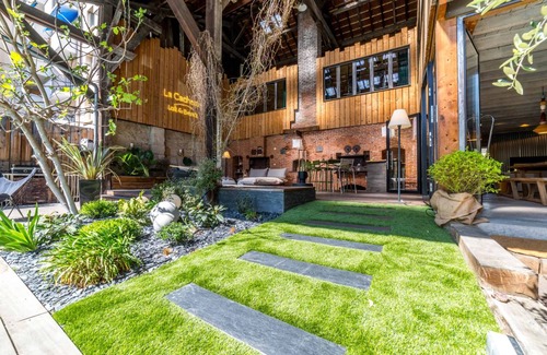 Brive-la-Gaillarde House | 320 m² House ∙ 5 bedrooms ∙ 10 guests