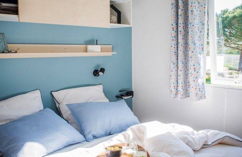 Saint-Palais-sur-Mer RV Rental | 33 m² Recreational vehicle (RV) ∙ 2 bedrooms ∙ 4 guests