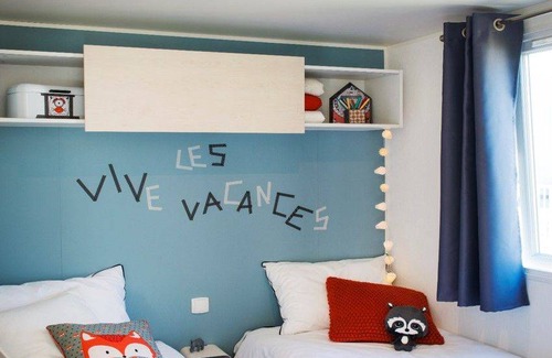 Saint-Palais-sur-Mer RV Rental | 33 m² Recreational vehicle (RV) ∙ 2 bedrooms ∙ 4 guests