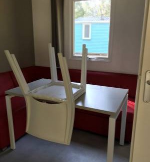 Sainte-Nathalene RV Rental | 340 ft² Mobile home