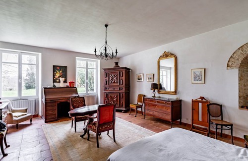 Montussan House | 340 m² House ∙ 5 bedrooms ∙ 10 guests