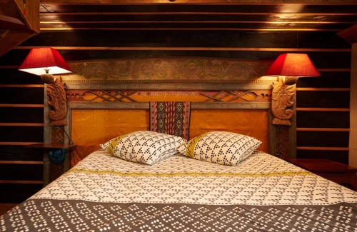 Bassins a Flot Boat Rental | 35 m² Houseboat ∙ 1 bedroom ∙ 2 guests
