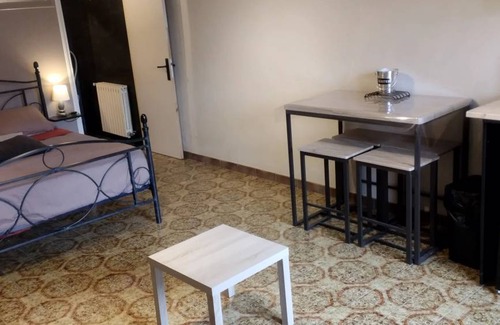 Aubusson Apartment | 35 m² Studio flat ∙ 1 bedroom ∙ 4 guests
