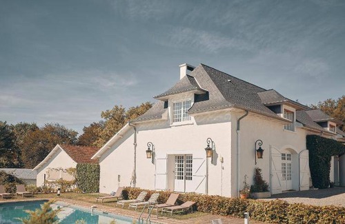 Jurancon House | 350 m² House ∙ 5 bedrooms ∙ 10 guests