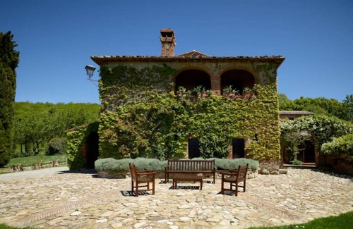 Chianciano Terme Villa | 360 m² Villa ∙ 6 bedrooms ∙ 10 guests