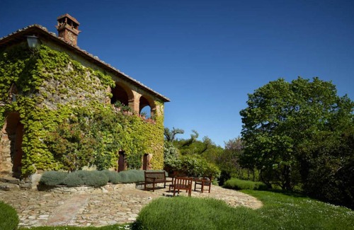 Chianciano Terme Villa | 360 m² Villa ∙ 6 bedrooms ∙ 10 guests