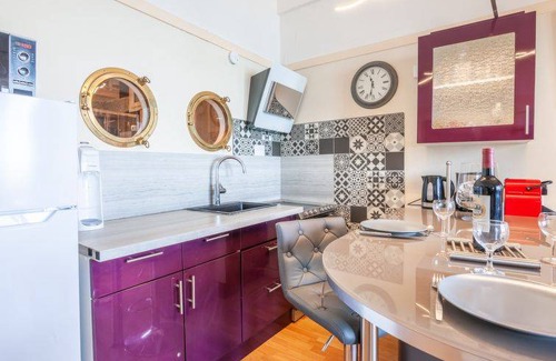 Saint-Jean-de-Luz City Center Apartment | 38 m² Apartment ∙ 1 bedroom ∙ 3 guests