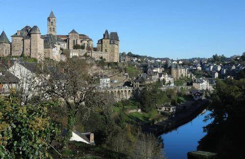 Uzerche Apartment | 38 m² Apartment ∙ 3 guests