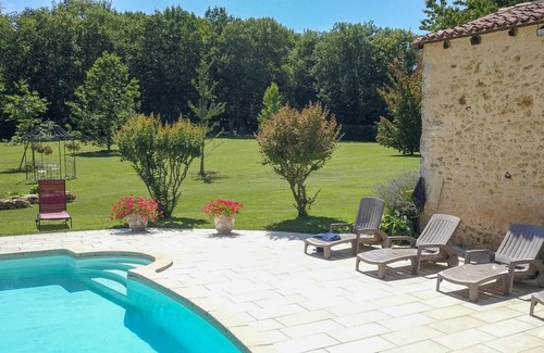 Douville House | 380 m² House ∙ 4 bedrooms ∙ 9 guests