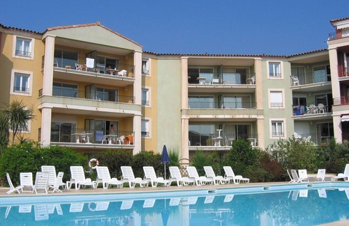 Sainte-Maxime City Centre Condo | 4 personnes - Cuisinette et balcon