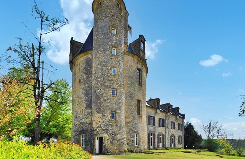 Saint-Medard-d'Excideuil House | 400 m² House ∙ 6 bedrooms ∙ 12 guests