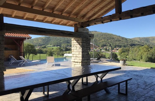 Larceveau-Arros-Cibits House | 400 m² Gîte ∙ 6 bedrooms ∙ 10 guests