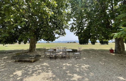 Eyragues House | 400 m² House ∙ 4 bedrooms ∙ 8 guests