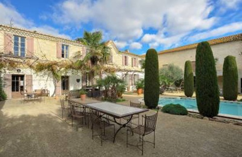 Saint-Gilles Villa | 400 m² Villa ∙ 11 bedrooms ∙ 26 guests